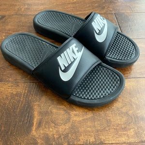 Nike Benassi JDI Slides
